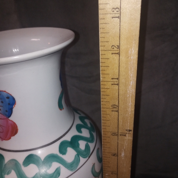Vintage Chinoiserie Floral & Butterflies Ceramic Vase w Pink Green Accents EUC - Picture 10 of 11